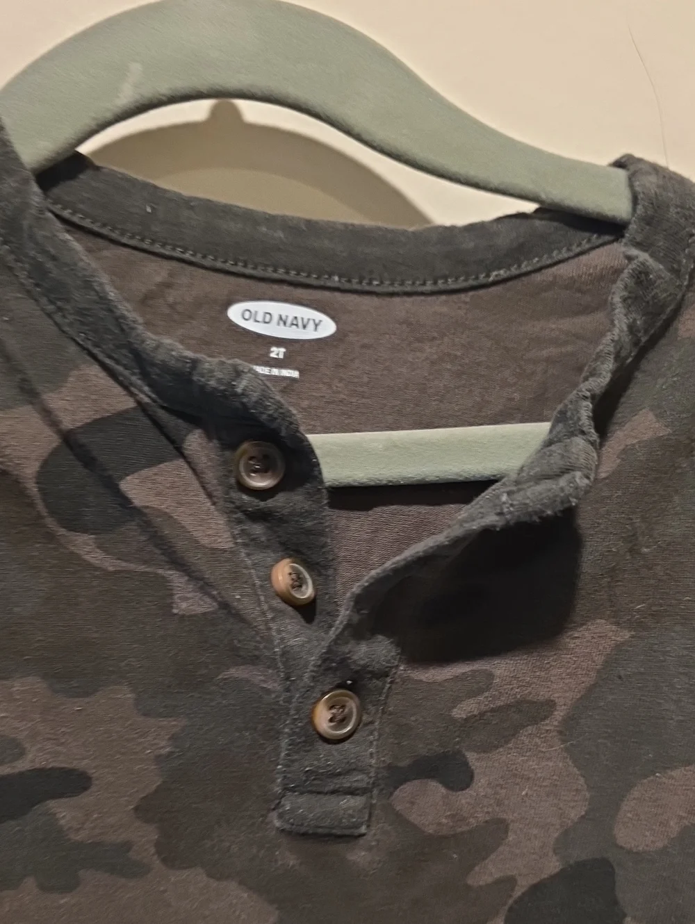 Old Navy Black & Charcoal Camo Short Sleeve Henley Tee 2t